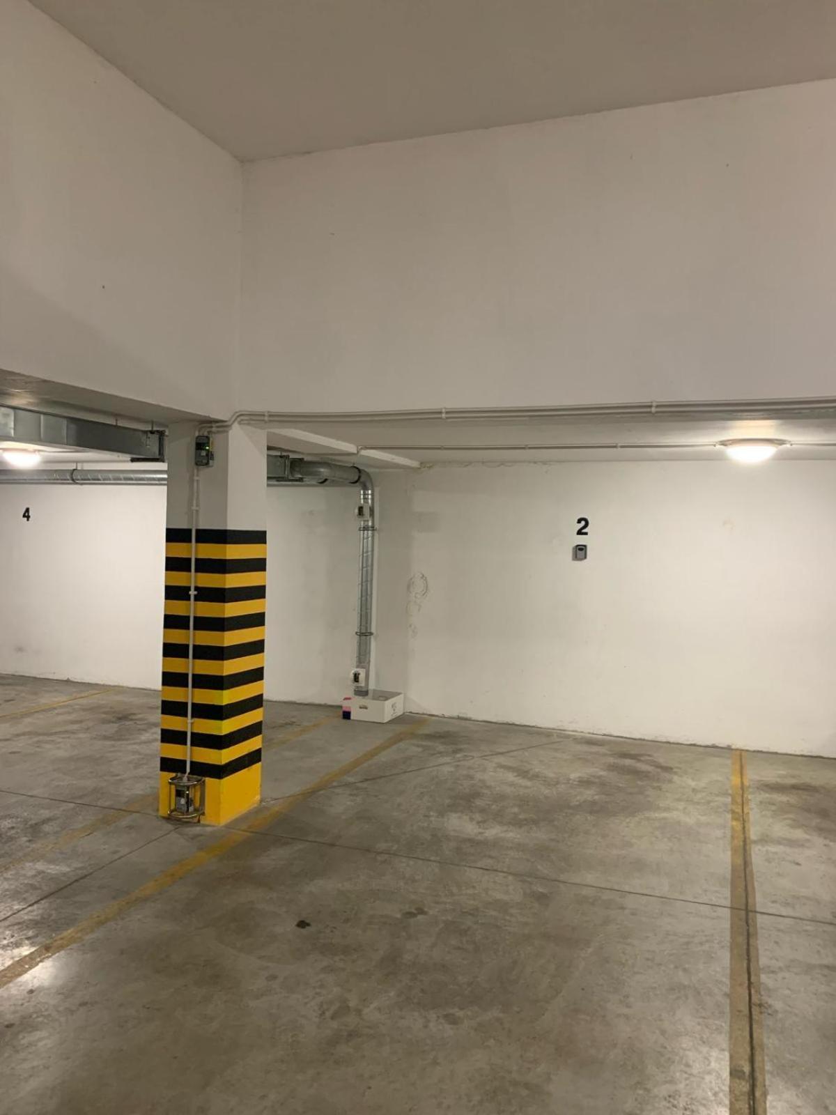 Apartament Pulaskiego Z Garazem Stary Toruń Exteriör bild